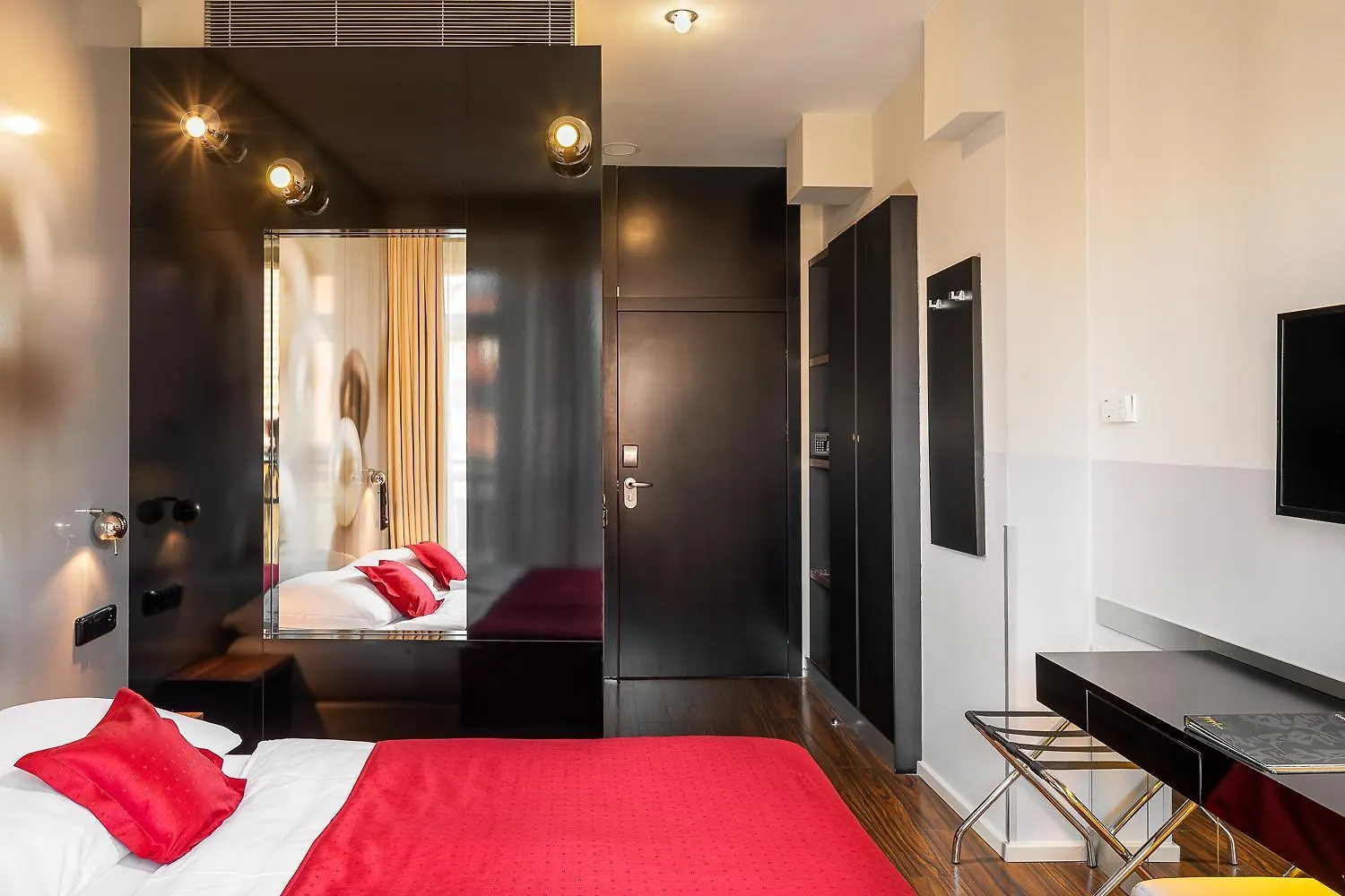 Perla Hotel Prague 4*,