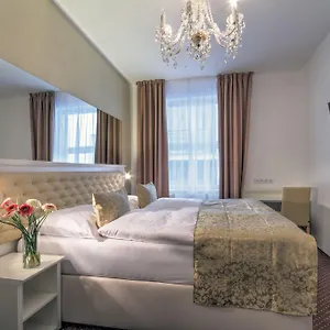 Hotell Taurus, Prag