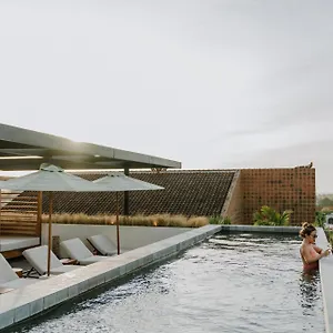 the-komu.hotelsseminyak.net/